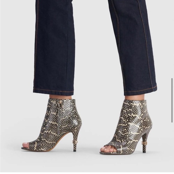 COACH Remi Snakeskin Natural Tan and Black High Heel Ankle Boots Booties Size 9 - Picture 2 of 14